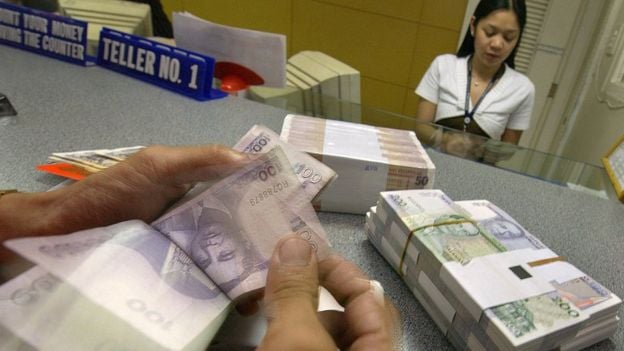 অর্থনীতি যাতে আবার স্বাভাবিক গতিতে চলতে পারে তাই বেশিরভাগ দেশ থেকেই লকডাউন তুলে নেওয়া হচ্ছে