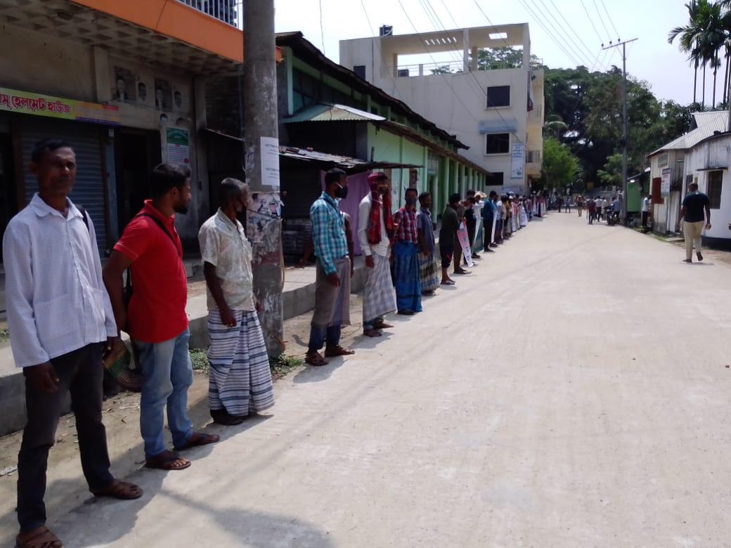 করোনা সংকটে অসহায় বিড়ি শ্রমিকরা