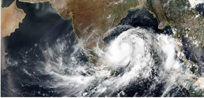 ‘আমফান’ এই শতাব্দির সর্বোচ্চ তীব্রতার ঘূর্ণিঝড়ে পরিণত হয়েছে ‘আমফান’ এই শতাব্দির সর্বোচ্চ তীব্রতার ঘূর্ণিঝড়ে পরিণত হয়েছে