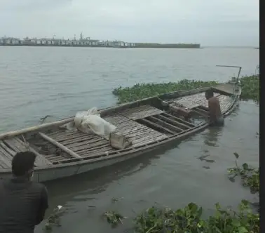 শিমুলিয়ায় ফেরি সার্ভিস বন্ধ