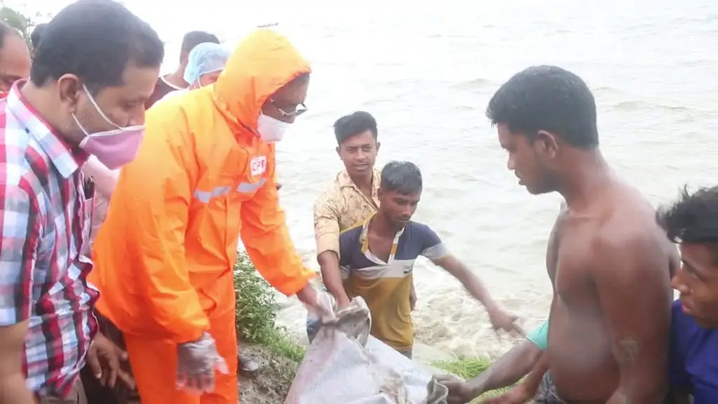 ঘূর্ণিঝড় আমফানে ভোলায় বড় ধরনের ক্ষয়ক্ষতি হয়নি