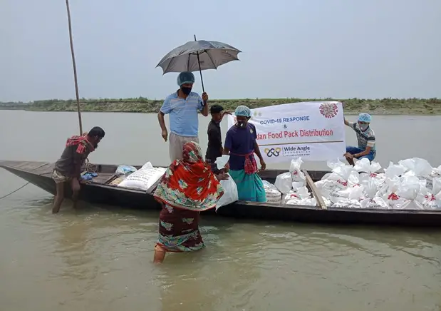 ব্রহ্মপুত্রের চরে অসহায়দের পাশে ওয়াইড অ্যাঙ্গেল ফাউন্ডেশন