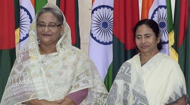 আমফান : মমতাকে ফোন করে খোঁজখবর নিলেন প্রধানমন্ত্রী আমফান : মমতাকে ফোন করে খোঁজখবর নিলেন প্রধানমন্ত্রী