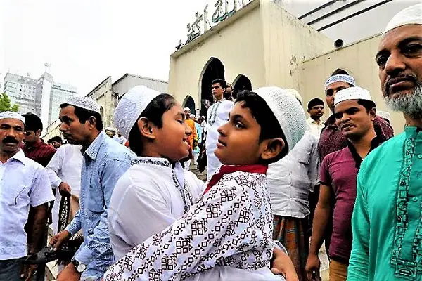 কোলাকুলিবিহীন অন্য রকম এক ঈদ উদযাপন