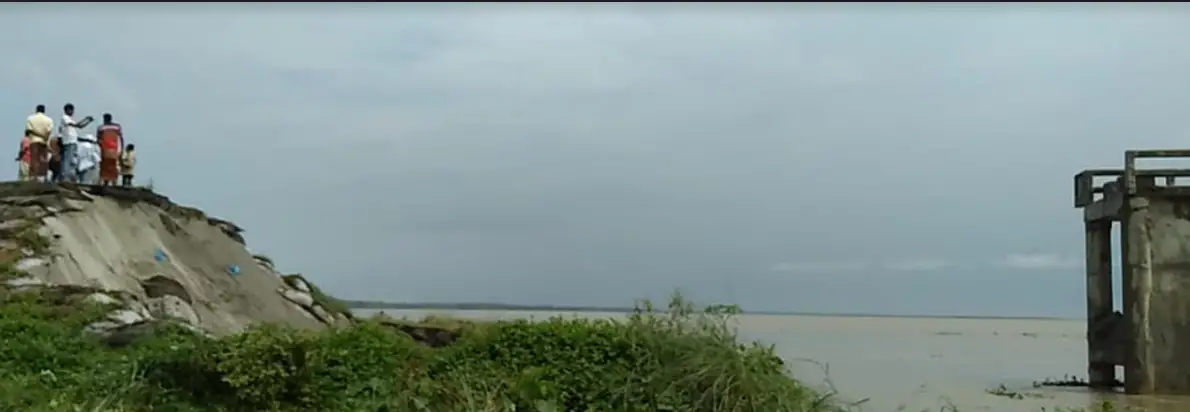 সিরাজগঞ্জে যমুনা পাড়ে স্পার বাঁধে ধস সিরাজগঞ্জে যমুনা পাড়ে স্পার বাঁধে ধস