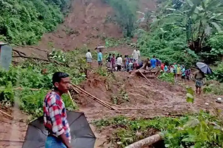 আসামে ভূমিধসে নিহত ২০ আসামে ভূমিধসে নিহত ২০