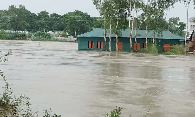 ছয় জেলার বন্যা পরিস্থিতির অবনতি হতে পারে ছয় জেলার বন্যা পরিস্থিতির অবনতি হতে পারে