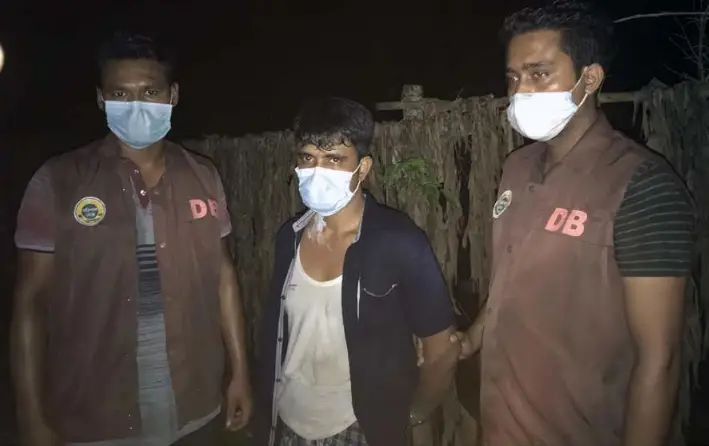 বাউফলে ইয়াবাসহ তিন জন গ্রেফতার বাউফলে ইয়াবাসহ তিন জন গ্রেফতার