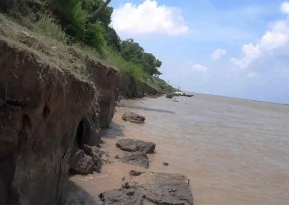 রাজশাহীর চারঘাটে পদ্মায় ভাঙ্গন, হুমকিতে বসতি রাজশাহীর চারঘাটে পদ্মায় ভাঙ্গন, হুমকিতে বসতি