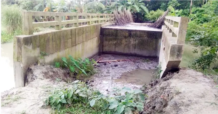 কালভার্ট আছে সড়ক নেই কালভার্ট আছে সড়ক নেই