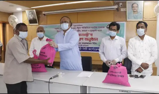 রাজশাহীর আরো এক হাজার ব্যক্তি পেলেন খাদ্য সহায়তা রাজশাহীর আরো এক হাজার ব্যক্তি পেলেন খাদ্য সহায়তা