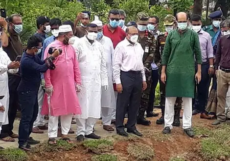 রাজধানীর হাতিরঝিলের আদলে সব খাল সংস্কারে কাজ করছে সরকার রাজধানীর হাতিরঝিলের আদলে সব খাল সংস্কারে কাজ করছে সরকার