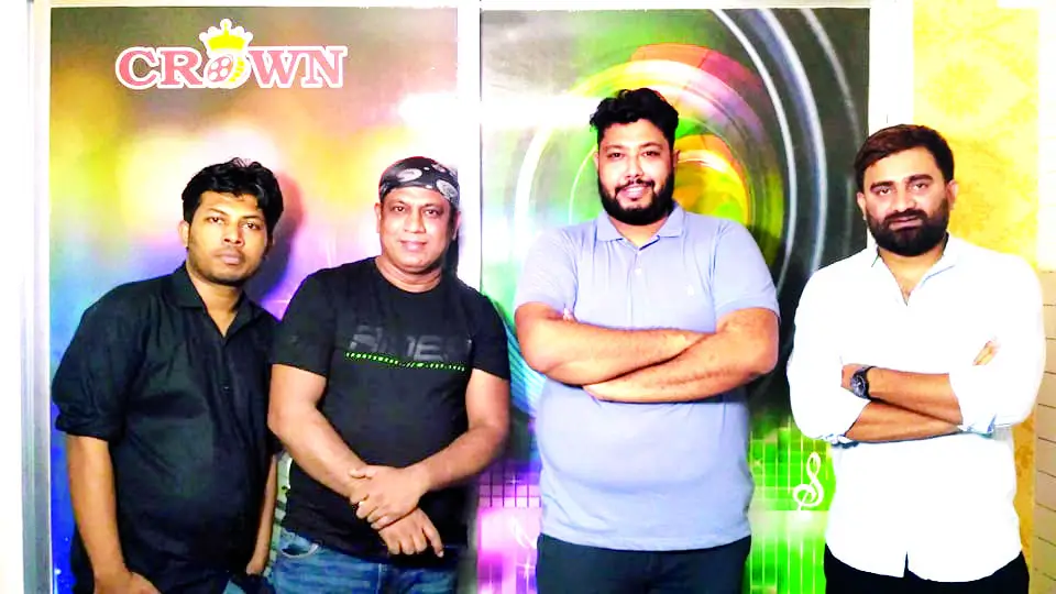 নাটকের টাইটেল গানে প্রতীক হাসান নাটকের টাইটেল গানে প্রতীক হাসান