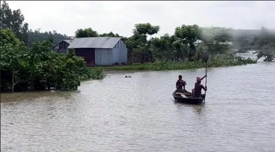 সিরাজগঞ্জে যমুনার পানি বিপদসীমার উপর দিয়ে প্রবাহিত