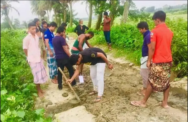 গফরগাঁওয়ে স্বেচ্চাসেবক সংগঠনের উদ্যোগে রাস্তা সংস্কার