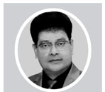 জাতির ক্রান্তিকালে ভরসা দেয় যে নেতৃত্ব জাতির ক্রান্তিকালে ভরসা দেয় যে নেতৃত্ব