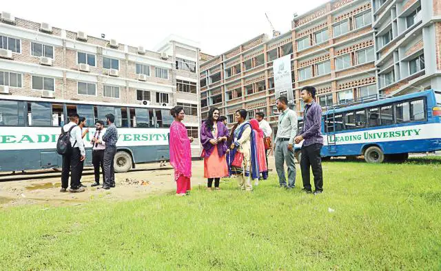 শিক্ষার্থীদের বিশেষ ফি মওকুফ করল লিডিং ইউনিভার্সিটি