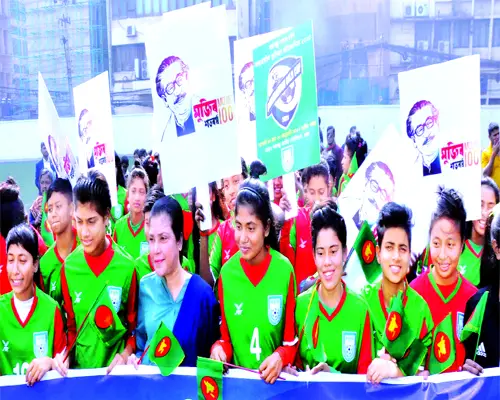 ভোটের লড়াইয়ে আক্রমণ-পাল্টা আক্রমণ ভোটের লড়াইয়ে আক্রমণ-পাল্টা আক্রমণ