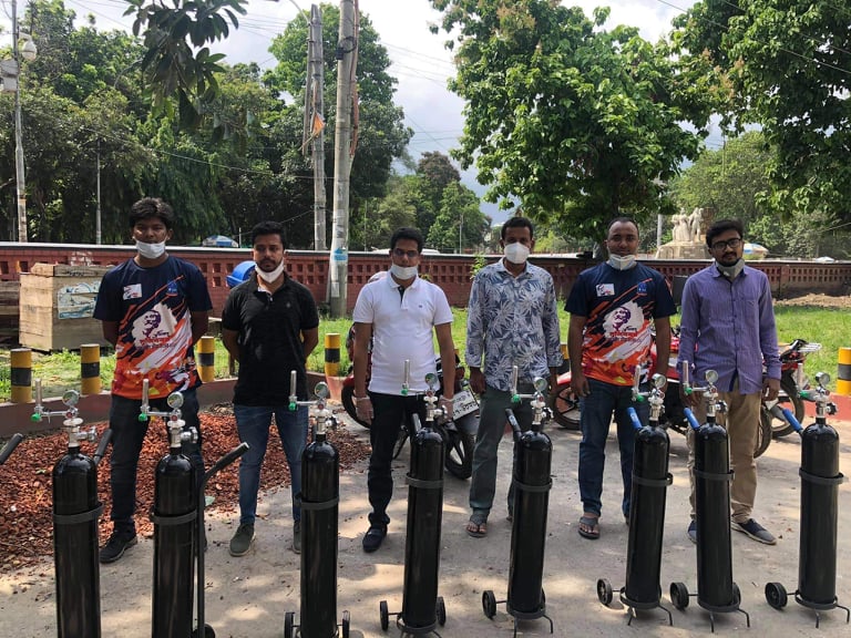 করোনা ভাইরাসে সঙ্কটাপন্ন রোগীদের জন্য ‘জয় বাংলা অক্সিজেন সেবা’