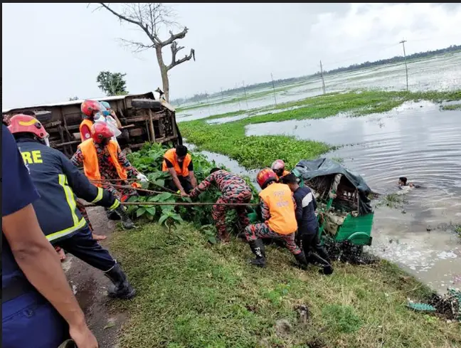 হবিগঞ্জে অটোরিক্সা-মিনিবাস সংঘর্ষে নিহত ২