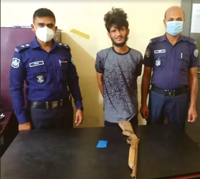 পটিয়ায় অস্ত্রসহ ছিনতাইকারীর হোতা গ্রেফতার, ইয়াবা উদ্ধার পটিয়ায় অস্ত্রসহ ছিনতাইকারীর হোতা গ্রেফতার, ইয়াবা উদ্ধার