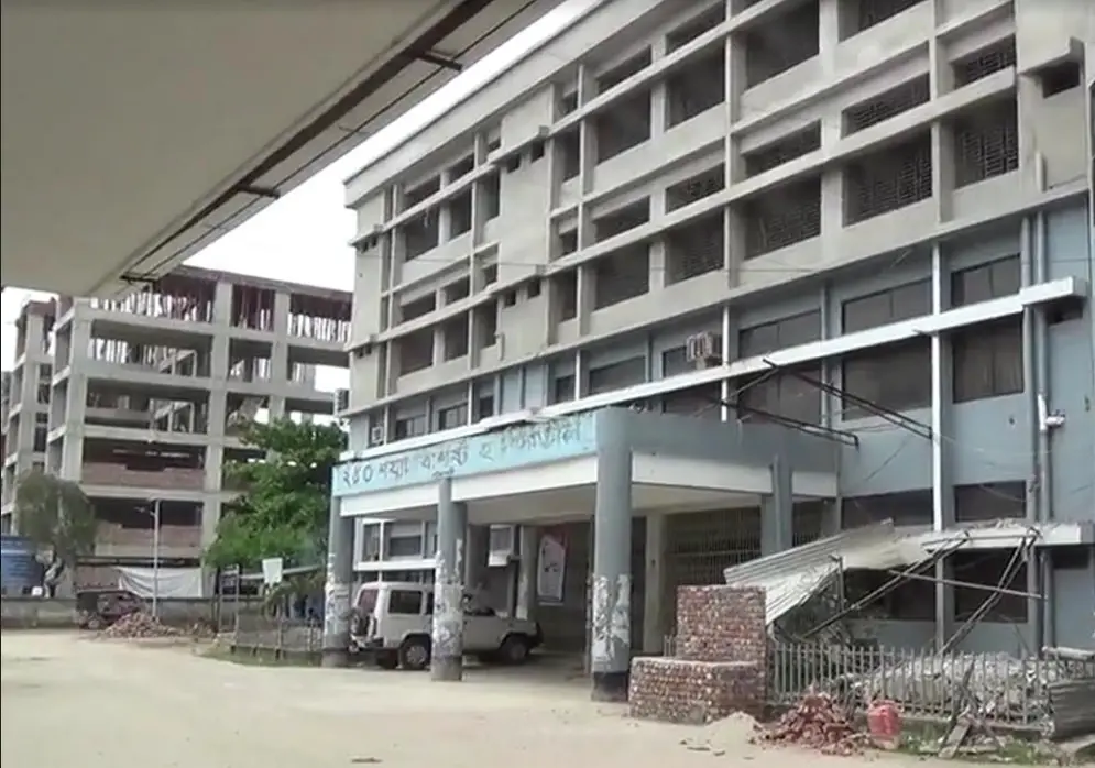 পটুয়াখালী হাসপাতালের ১৬ জন চিকিৎসকের মধ্যে ৯ জন করোনায় আক্রান্ত পটুয়াখালী হাসপাতালের ১৬ জন চিকিৎসকের মধ্যে ৯ জন করোনায় আক্রান্ত
