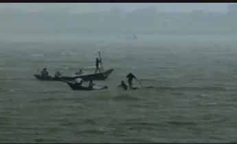কুষ্টিয়ায় পদ্মায় নৌকাডুবি, চার শ্রমিক নিখোঁজ কুষ্টিয়ায় পদ্মায় নৌকাডুবি, চার শ্রমিক নিখোঁজ