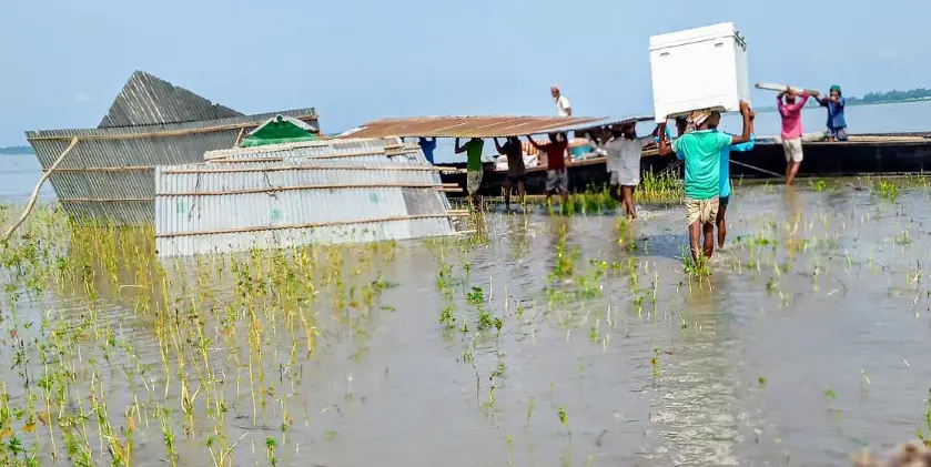 টাঙ্গাইলে বন্যায় নদী ভাঙ্গন অব্যাহত