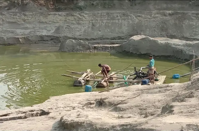 চৌগাছার পাতিবিলা ইউনিয়নে বালু উত্তোলন চলছেই