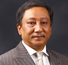 লন্ডনে পাপনের অস্ত্রোপচার সম্পন্ন লন্ডনে পাপনের অস্ত্রোপচার সম্পন্ন
