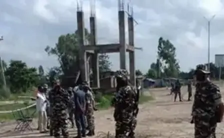 ফের ভারতের হাইওয়ে তৈরির কাজ বন্ধ করল নেপাল ফের ভারতের হাইওয়ে তৈরির কাজ বন্ধ করল নেপাল