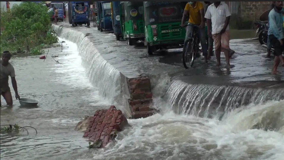 সুনামগঞ্জের বন্যা পরিস্থিতির অবনতি সুনামগঞ্জের বন্যা পরিস্থিতির অবনতি