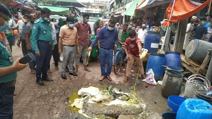 ৮৬টি প্রতিষ্ঠানকে ৩ লক্ষাধিক টাকা জরিমানা ৮৬টি প্রতিষ্ঠানকে ৩ লক্ষাধিক টাকা জরিমানা