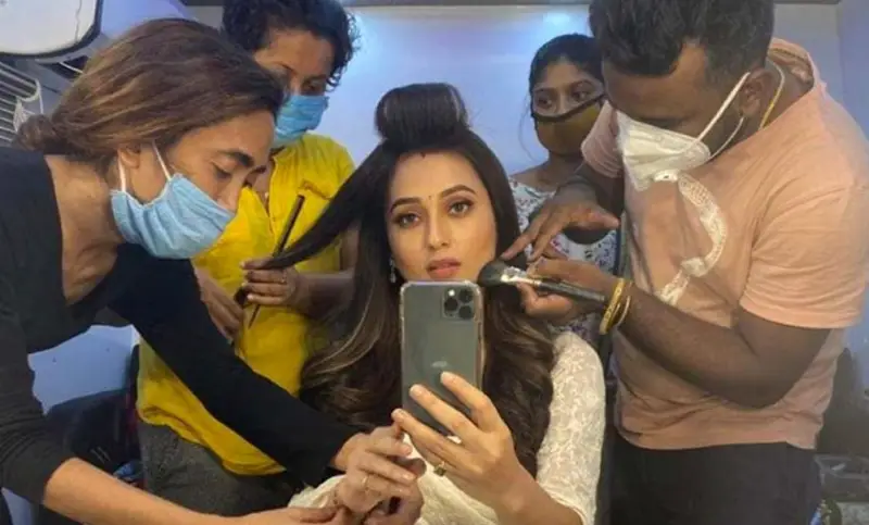 'এসব কী করছি আমি, করোনা আমায় পাগল করে দিচ্ছে' 'এসব কী করছি আমি, করোনা আমায় পাগল করে দিচ্ছে'