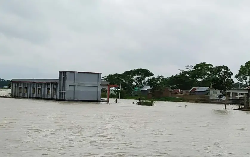 শরীয়তপুর-মাওয়া সড়কে যান চলাচল বন্ধ শরীয়তপুর-মাওয়া সড়কে যান চলাচল বন্ধ