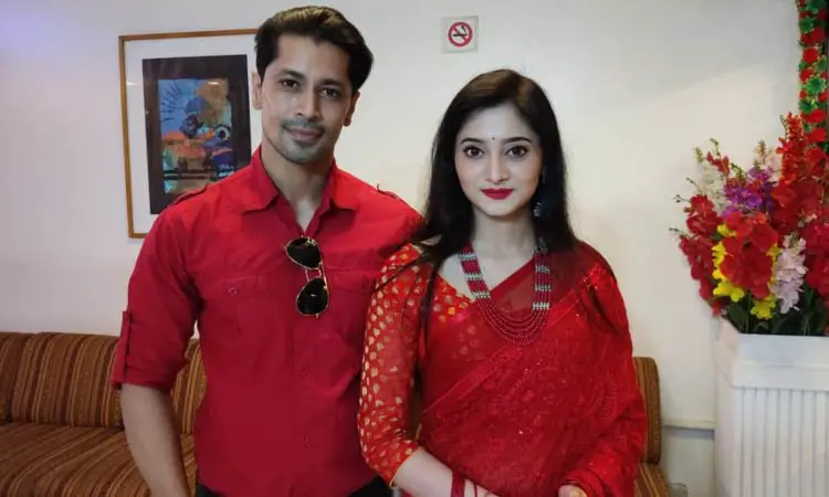 চুক্তিবদ্ধ হলেন পুজা–সুমন চুক্তিবদ্ধ হলেন পুজা–সুমন