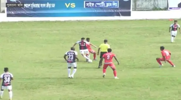 রুটি রুজি নিয়ে টান পড়েছে দেশের ফুটবলারদের রুটি রুজি নিয়ে টান পড়েছে দেশের ফুটবলারদের
