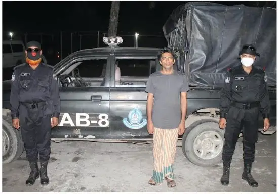 মাদারীপুরে অস্ত্রসহ মাদক ব্যবসায়ী আটক মাদারীপুরে অস্ত্রসহ মাদক ব্যবসায়ী আটক