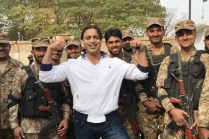 পাকসেনার জন্য প্রয়োজনে ঘাস খেতেও রাজি শোয়েব আখতার পাকসেনার জন্য প্রয়োজনে ঘাস খেতেও রাজি শোয়েব আখতার