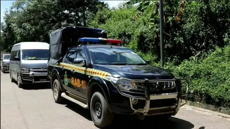 সিনহা হত্যা মামলায় ৭ আসামিকে নিয়ে গেল র্যাব সিনহা হত্যা মামলায় ৭ আসামিকে নিয়ে গেল র্যাব