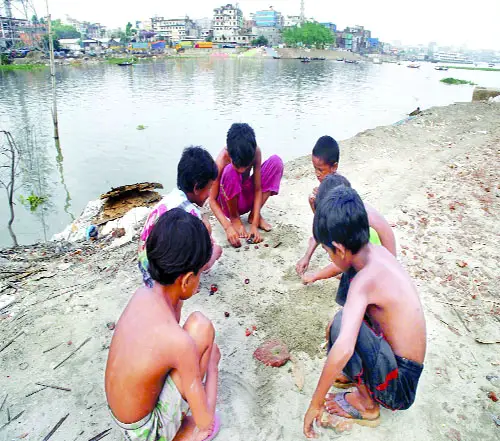 স্বাভাবিক জীবনের ধারণায় চিড়, এখন চলছে নিউ নরমাল