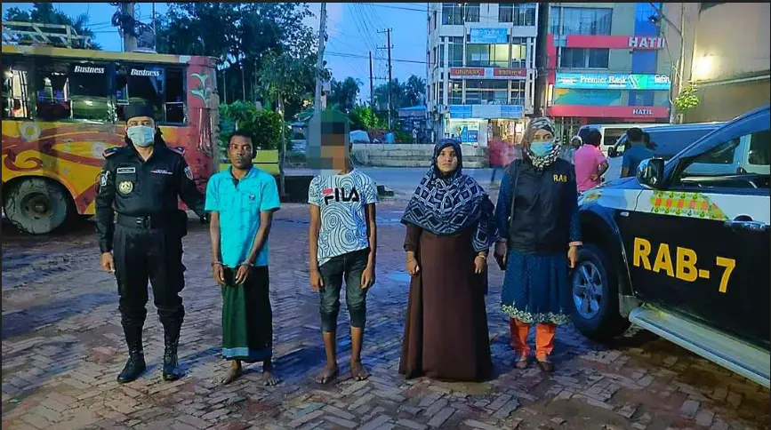 বাঁশখালীতে ইয়াবাসহ আটক-৩ বাঁশখালীতে ইয়াবাসহ আটক-৩
