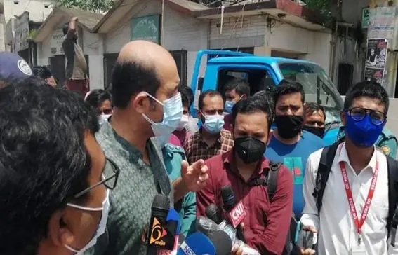 কর দেন মিষ্টি খান, নইলে জরিমানা খেতে হবে : মেয়র আতিক কর দেন মিষ্টি খান, নইলে জরিমানা খেতে হবে : মেয়র আতিক