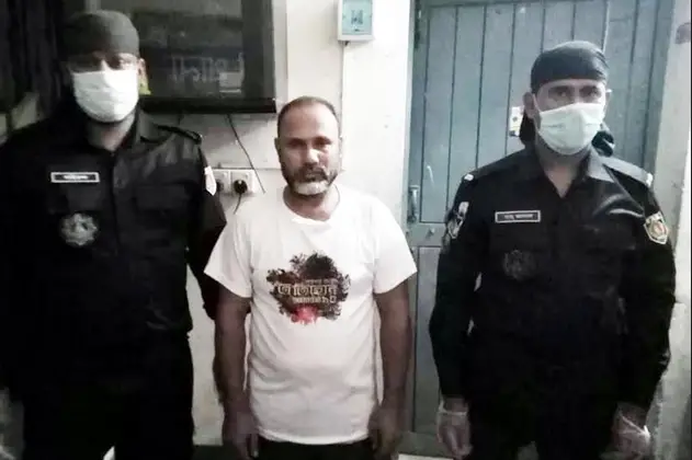 কুড়িগ্রামে প্রতিমন্ত্রী’র মাইক্রো’র ড্রাইভার র্যাবের হাতে ইয়াবাসহ গ্রেফতার কুড়িগ্রামে প্রতিমন্ত্রী’র মাইক্রো’র ড্রাইভার র্যাবের হাতে ইয়াবাসহ গ্রেফতার
