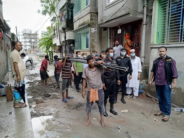 তিতাসের উচ্ছেদ অভিযানে ৩৪০ ফুট অবৈধ গ্যাস পাইপ অপসারণ