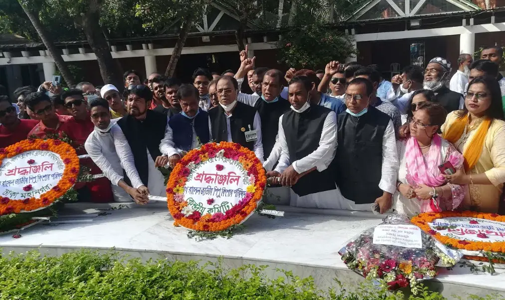 জাতির পিতার সমাধিতে শেখ রাসেল জাতীয় শিশু-কিশোর পরিষদের শ্রদ্ধা