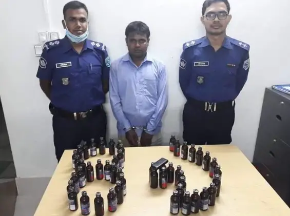 ঠাকুরগাঁওয়ের রাণীশংকৈলে ফেন্সিডিলসহ যুবক গ্রেফতার ঠাকুরগাঁওয়ের রাণীশংকৈলে ফেন্সিডিলসহ যুবক গ্রেফতার