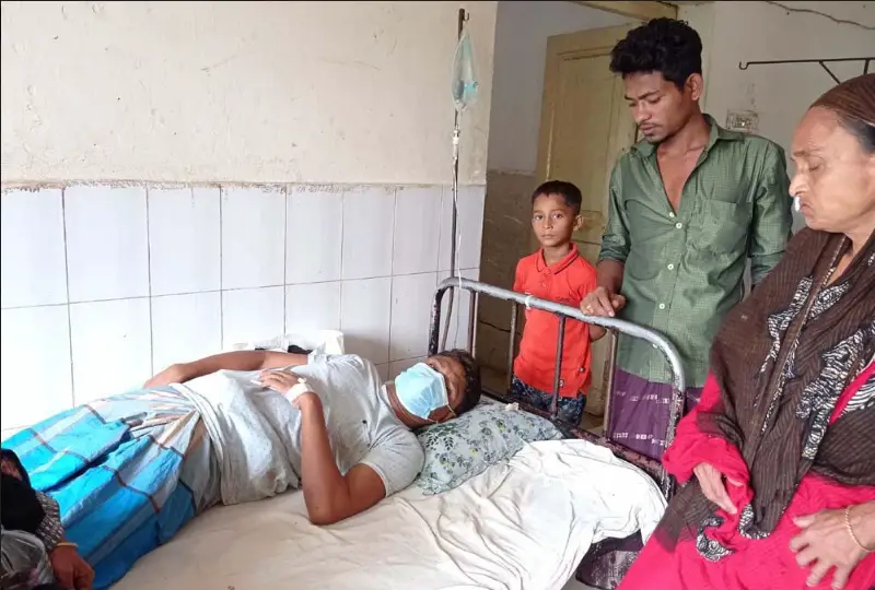 মাদারীপুরে বিকাশ এজেন্টেকে কুপিয়ে ১লাখ ৮৫ হাজার টাকা ছিনতাই মাদারীপুরে বিকাশ এজেন্টেকে কুপিয়ে ১লাখ ৮৫ হাজার টাকা ছিনতাই
