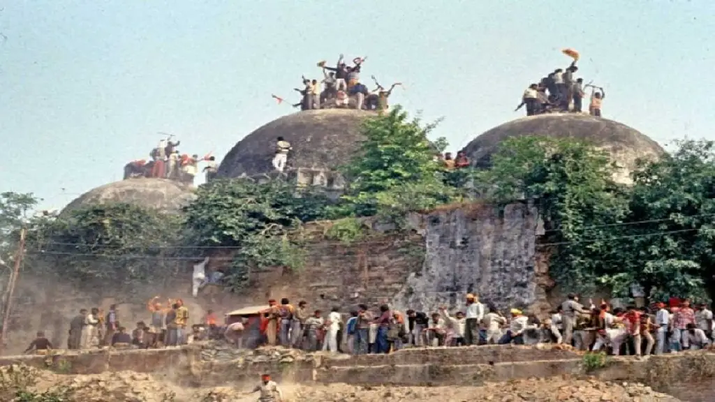 বাবরি মসজিদ মামলার সব আসামি বেকসুর খালাস বাবরি মসজিদ মামলার সব আসামি বেকসুর খালাস
