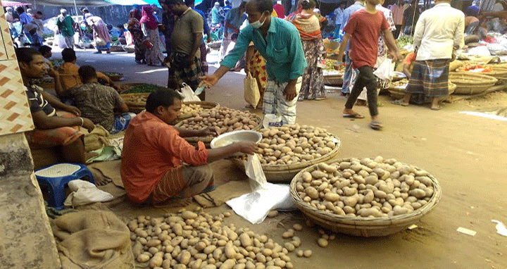 সরকার নির্ধারিত দামে বিক্রি হচ্ছে না আলু